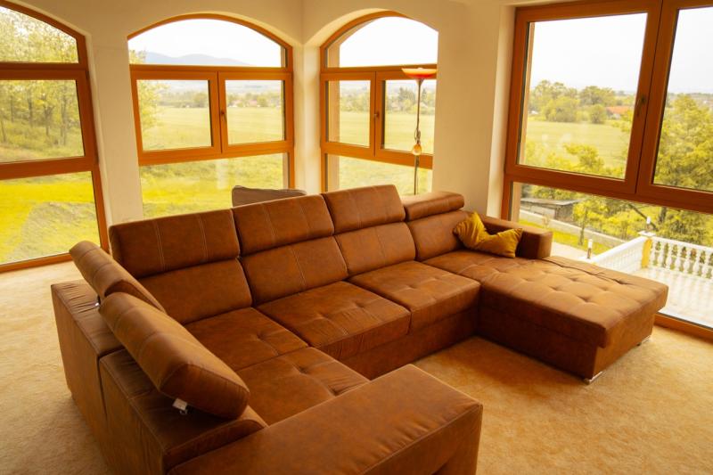 Obyvacka na  1.Poschodi s vyhladom na hory