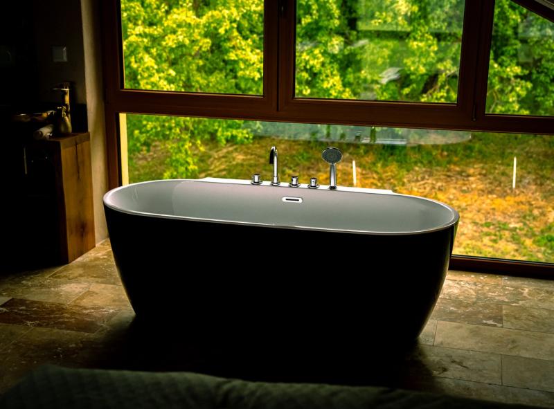 Volno stojáka vana v Luxusnom Suite